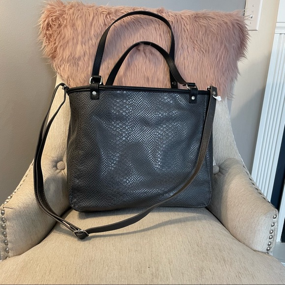 Thirty One - Jewel - Townsfair Reversible Tote - Black Pebble & Charcoal Snake - Picture 4 of 7